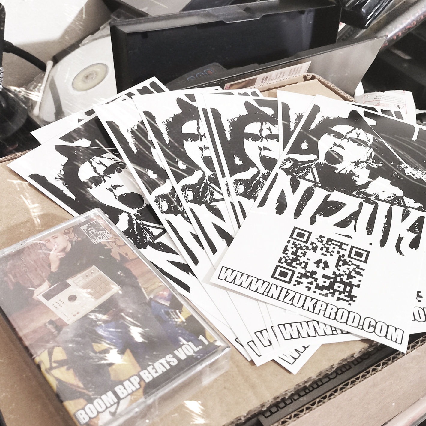Avis d'un client sur la boutique du beatmaker Hip Hop Nizuk : "Du boom bap comme on l'aime. K7 reçu rapidement et bien emballée".