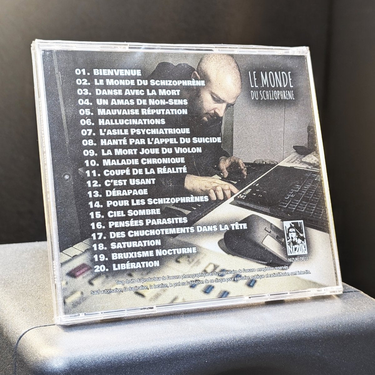 LE MONDE DU SCHIZOPHRÈNE - NIZUKPROD.com